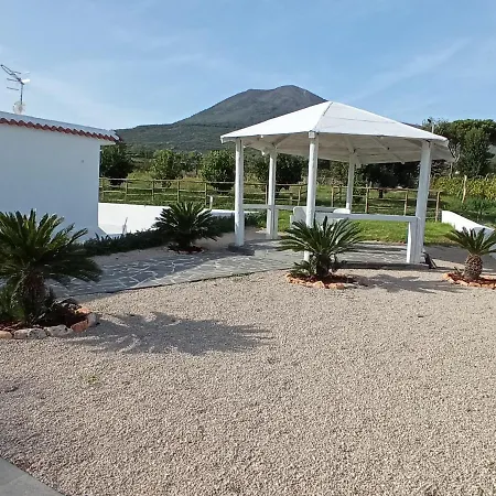 Vigna Delle Rose Di Casa Setaro Bed & Breakfast 3*